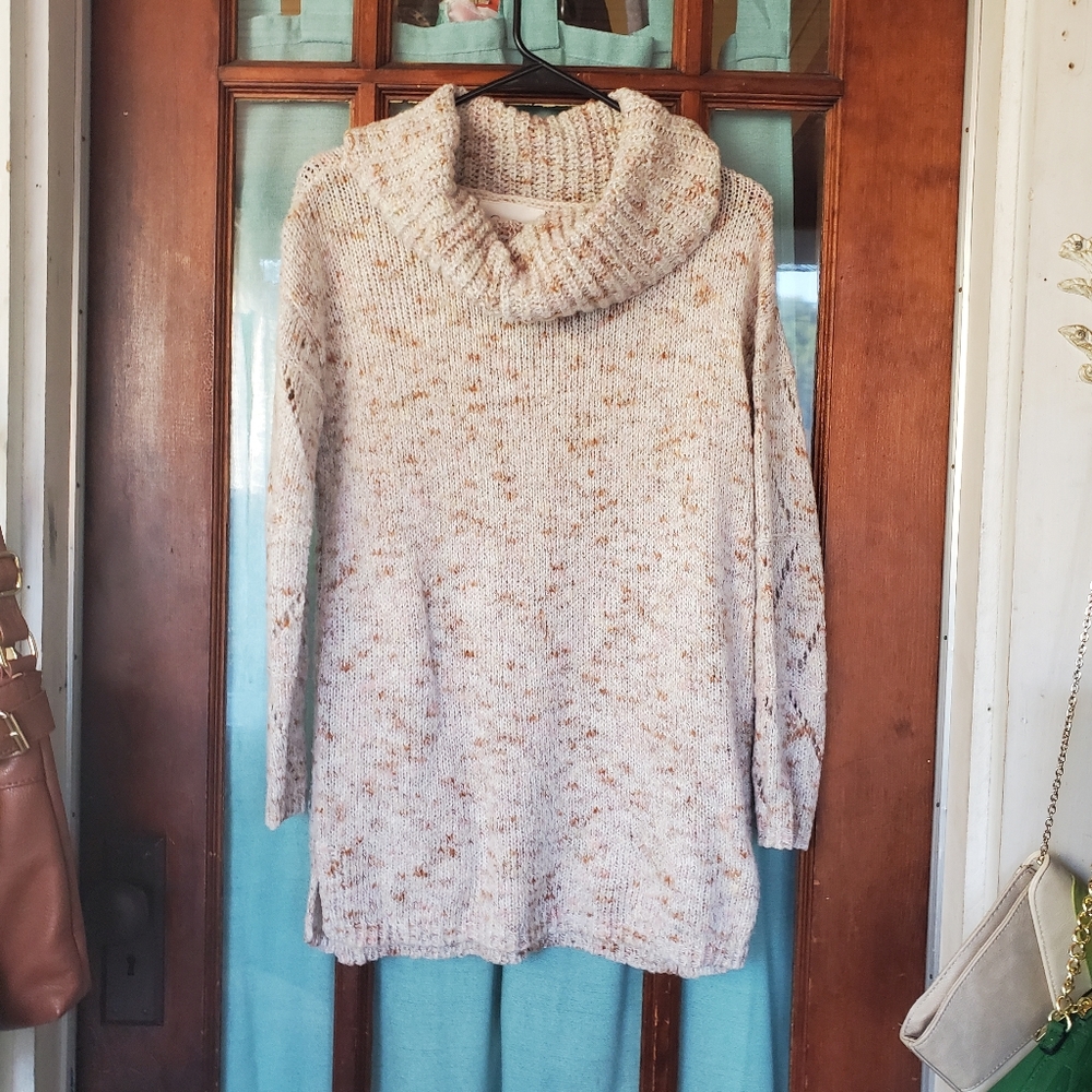 Jessica Simpson sweater